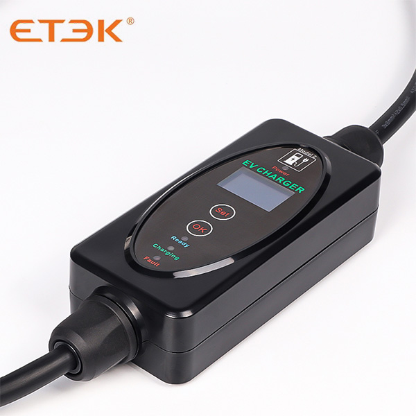 EKEC2 Single-phase 3.7kW 7.3kW AC Portable EV charger can be customized with different types of plugs